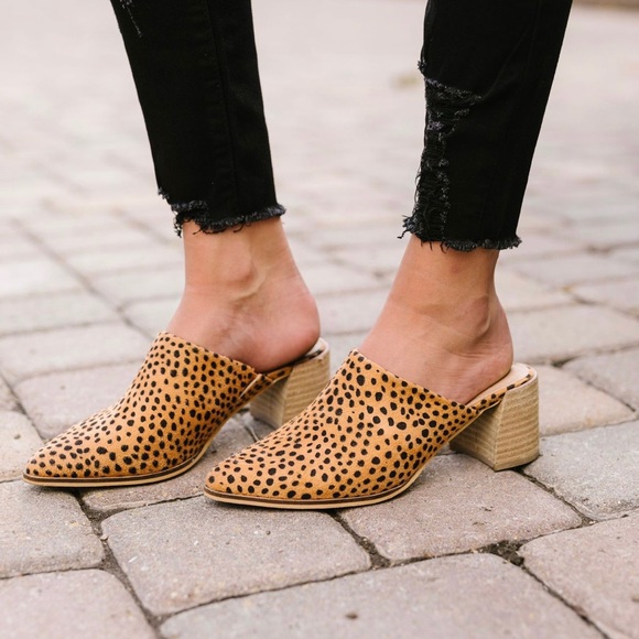 LAST FEW SALE! Spotted Cheetah Mules - Picture 4 of 6